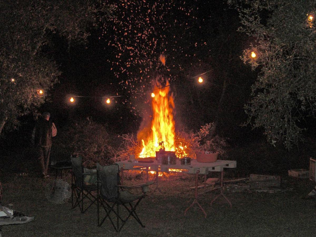 Camping Terreno-Ro-Bi-Li Hotell Cutrofiano Exteriör bild