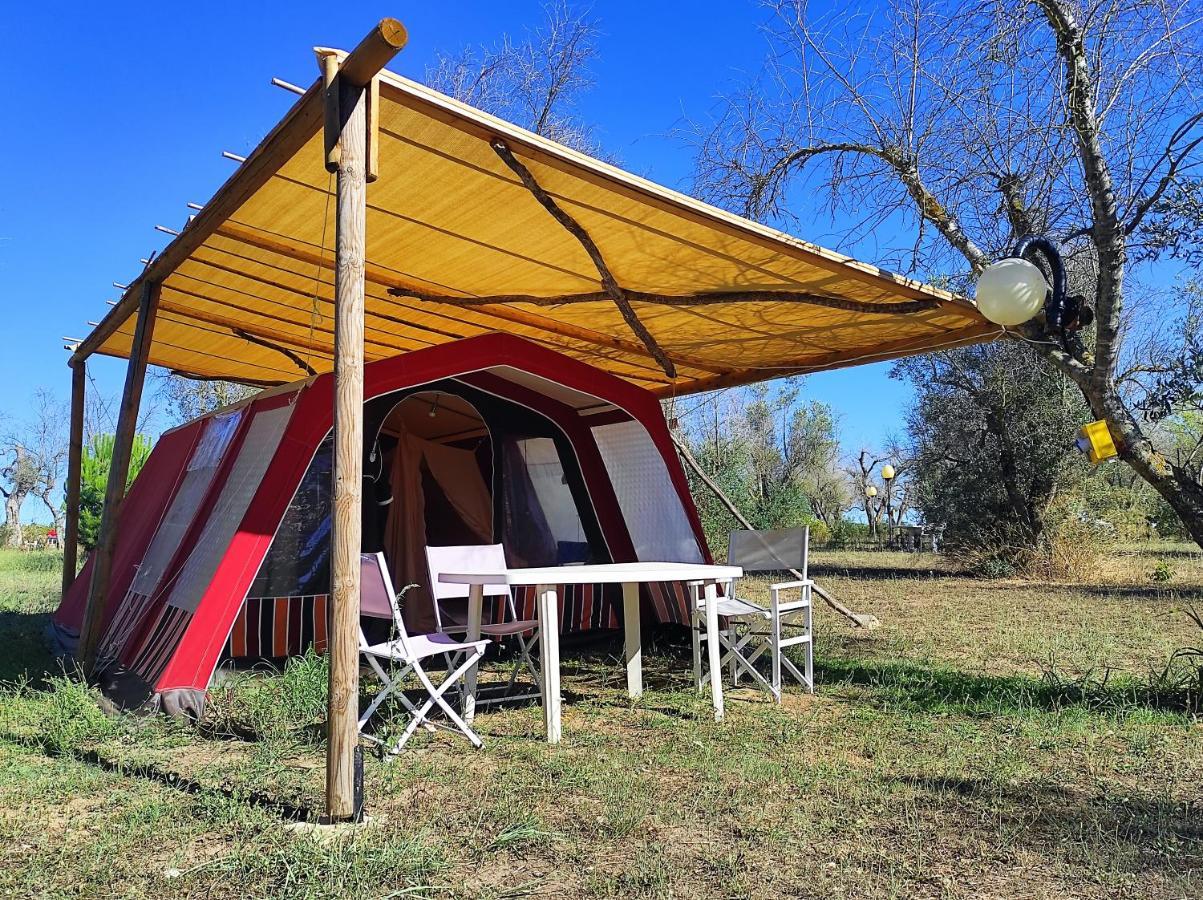 Camping Terreno-Ro-Bi-Li Hotell Cutrofiano Exteriör bild