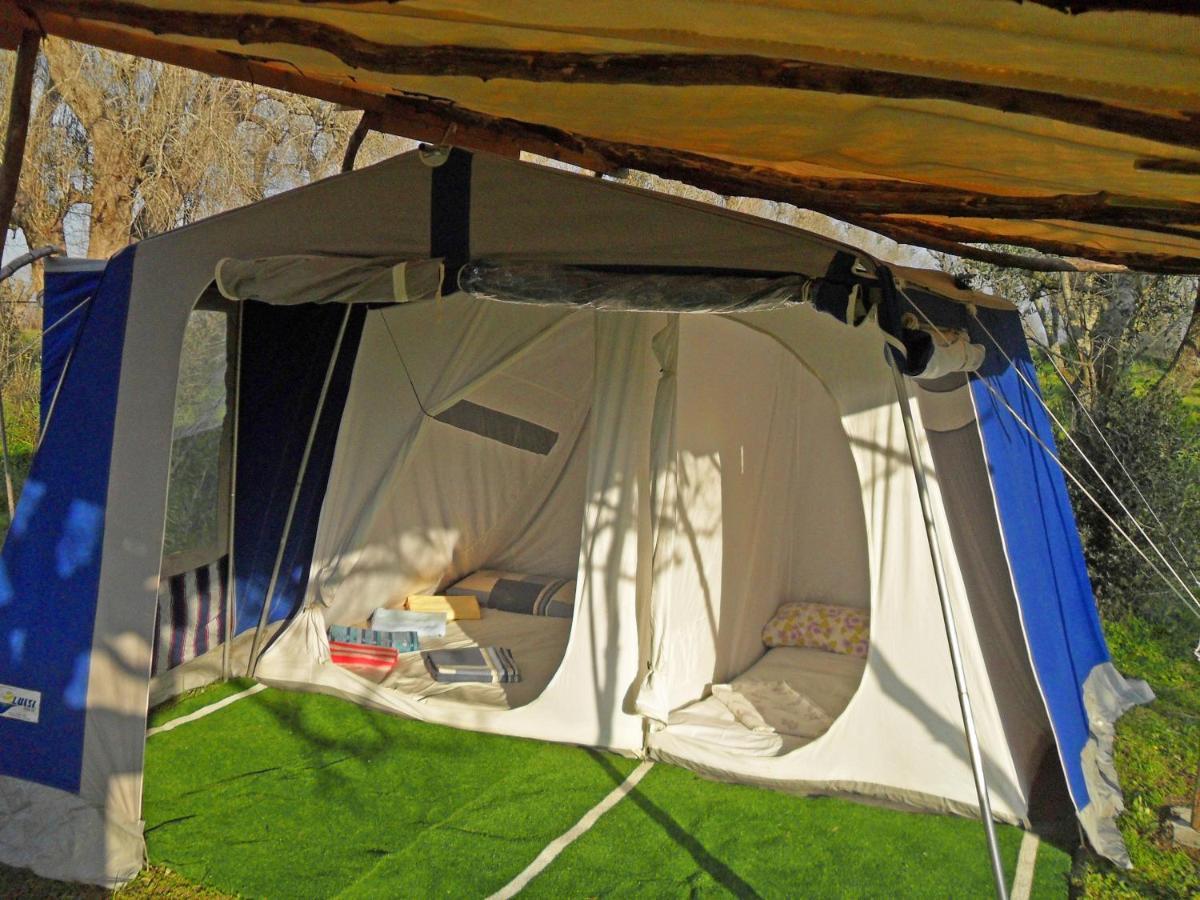 Camping Terreno-Ro-Bi-Li Hotell Cutrofiano Exteriör bild